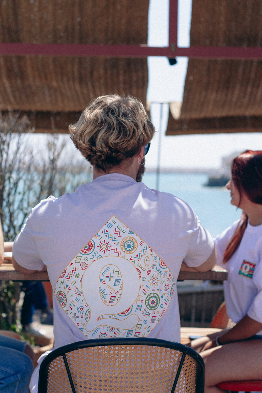 Camisetas Modelo Étnico